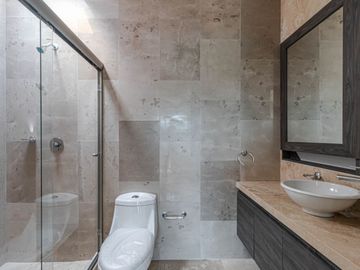 CASA EN VENTA CON ALBERCA PRIVADA A 2 MINUTOS DEL TEC DE MONTERREY CUERNAVACA, MORELOS