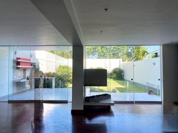 Moderna y funcional casa con amplios ambientes 🏡✨
