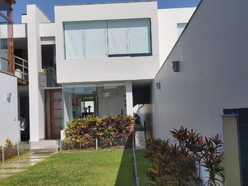 Moderna y funcional casa con amplios ambientes 🏡✨