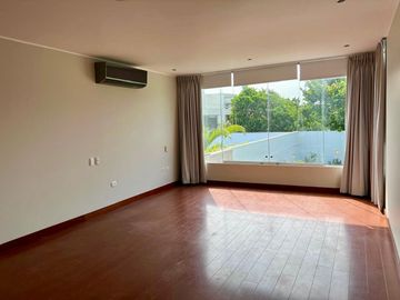 Moderna y funcional casa con amplios ambientes 🏡✨