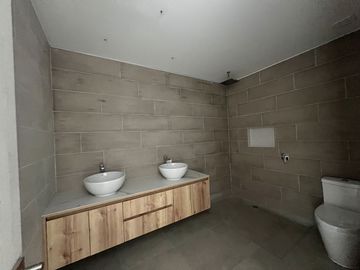 Departamento en venta Cumbayá San Juan a estrenar en planta baja con jardín