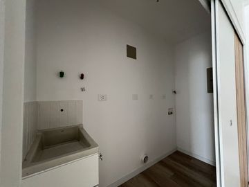 Departamento con jardín en San Juan de Cumbayá  3 dormitorios