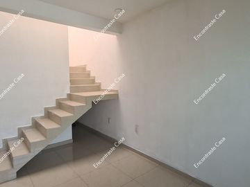 CASA NUEVA SOBRE CAMINO VIEJO A TEJERIAS
