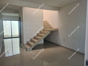 CASA NUEVA SOBRE CAMINO VIEJO A TEJERIAS