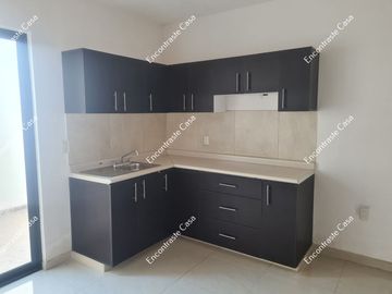 CASA NUEVA SOBRE CAMINO VIEJO A TEJERIAS