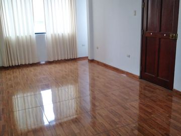 ¡Oportunidad en Villa El Salvador! Casa – Local ideal para vivir o invertir