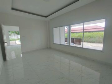 Pool villa, good atmosphere, mountain view, beautiful house in the project Bang Saray, Sattahip, Chonburi, Line ---, Miranda Village