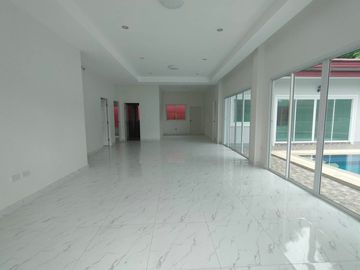 Pool villa, good atmosphere, mountain view, beautiful house in the project Bang Saray, Sattahip, Chonburi, Line ---, Miranda Village