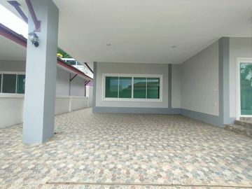 Pool villa, good atmosphere, mountain view, beautiful house in the project Bang Saray, Sattahip, Chonburi, Line ---, Miranda Village