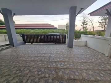 Pool villa, good atmosphere, mountain view, beautiful house in the project Bang Saray, Sattahip, Chonburi, Line ---, Miranda Village