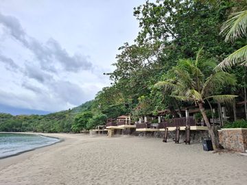 Luxury 1BR Beachfront Condo in Nasugbu Batangas