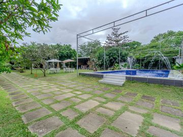 **one away** Operational resort in Sta. Cecilia Executive Village, Calamba Laguna for sale