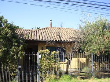 Hermosa casa en 5 Norte a pasos de UCM, Las Rastras