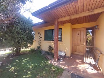 Hermosa casa en 5 Norte a pasos de UCM, Las Rastras