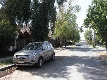 Hermosa casa en barrio consolidado, a pasos de C. Montessori