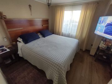 Hermosa casa en barrio consolidado, a pasos de C. Montessori