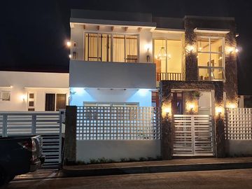 House and lot for sale in Riviera Golf Residence Silang Cavite