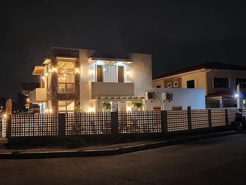 House and lot for sale in Riviera Golf Residence Silang Cavite
