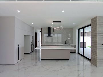 CASA EN VENTA EN MERIDA YUCATAN 4 RECAMARAS ZONA COUNTRY
