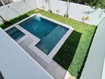 CASA EN VENTA EN MERIDA YUCATAN 4 RECAMARAS ZONA COUNTRY