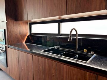 ESPECTACULAR CASA EN VENTA O RENTA EN VÍA CUMBRES