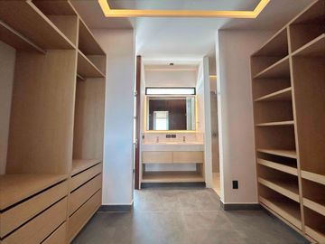 ESPECTACULAR CASA EN VENTA O RENTA EN VÍA CUMBRES