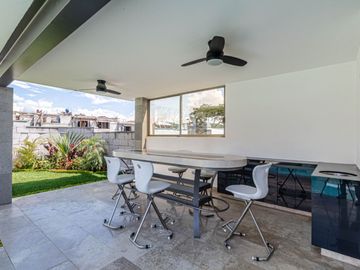 CASA EN VENTA EN FRACCIONAMIENTO CON SEGURIDAD A 10 MINUTOS DE BRISAS, FRENTE AL TEC DE MONTERREY CUERNAVACA