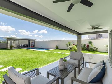 CASA EN VENTA EN FRACCIONAMIENTO CON SEGURIDAD A 10 MINUTOS DE BRISAS, FRENTE AL TEC DE MONTERREY CUERNAVACA