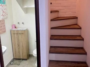 Buena y Linda Casa 4D 2B Remodelada en Condominio seguro