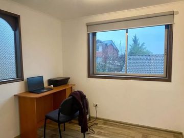Buena y Linda Casa 4D 2B Remodelada en Condominio seguro