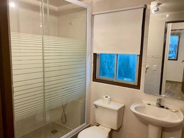 Buena y Linda Casa 4D 2B Remodelada en Condominio seguro