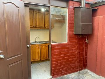 Buena y Linda Casa 4D 2B Remodelada en Condominio seguro