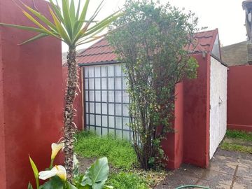 Buena y Linda Casa 4D 2B Remodelada en Condominio seguro