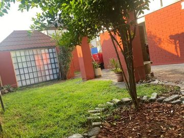 Buena y Linda Casa 4D 2B Remodelada en Condominio seguro