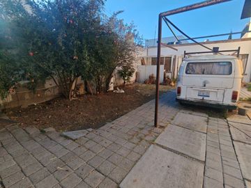 UN NIVEL CIMIENTOS 2º.PISO, COL JARDINES DE LA HACIENDA, CERCA NUEVO HOSPITAL GENERAL AMPLIOS A 12 MIN DEL CENTRO CERC DE AV. CONSTITUYENTES Y PROLONG