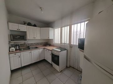 UN NIVEL CIMIENTOS 2º.PISO, COL JARDINES DE LA HACIENDA, CERCA NUEVO HOSPITAL GENERAL AMPLIOS A 12 MIN DEL CENTRO CERC DE AV. CONSTITUYENTES Y PROLONG