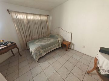 UN NIVEL CIMIENTOS 2º.PISO, COL JARDINES DE LA HACIENDA, CERCA NUEVO HOSPITAL GENERAL AMPLIOS A 12 MIN DEL CENTRO CERC DE AV. CONSTITUYENTES Y PROLONG