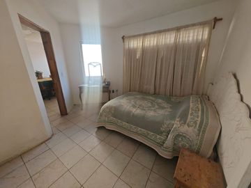 UN NIVEL CIMIENTOS 2º.PISO, COL JARDINES DE LA HACIENDA, CERCA NUEVO HOSPITAL GENERAL AMPLIOS A 12 MIN DEL CENTRO CERC DE AV. CONSTITUYENTES Y PROLONG