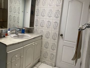 🏡 CASA EN VENTA – 2 PISOS, REGULARIZADA Y AMOBLADA 📍