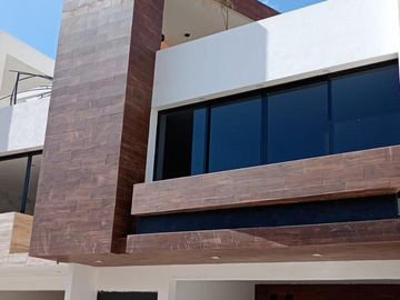 CASA EN VENTA EN CENNET