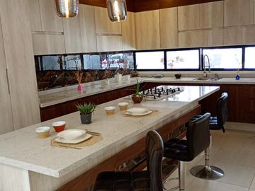 CASA EN VENTA EN CENNET
