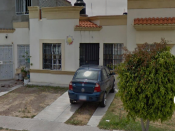 HERMOSA CASA CON EXCELENTE UBICACION EN RINCONADAS DEL BOSQUE