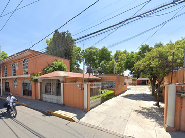 Casa En Venta en Centro de Tultepec, EDOMX - Remate Bancario YA ADJUDICADNO, Enorme propiedad.