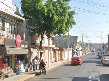 Casa En Venta en Centro de Tultepec, EDOMX - Remate Bancario YA ADJUDICADNO, Enorme propiedad.