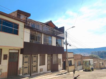 VENDO CASA CERCA A LA FACULTAD DE MEDICINA TUNJA