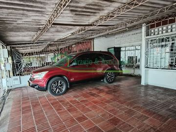 VENDEMOS CASA EN EL BARRIO KENNEDY