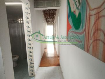 VENDEMOS CASA EN EL BARRIO KENNEDY