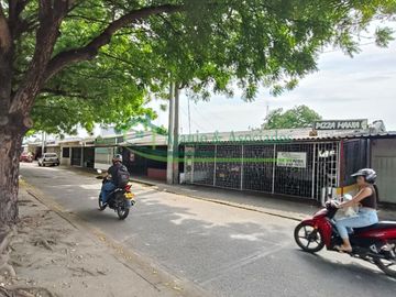 VENDEMOS CASA EN EL BARRIO KENNEDY