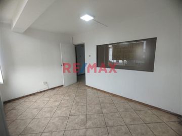 ID: 1129034 Alquiler De Oficina En Alquiler Con Vista A Parque En Corpac - San Isidro $600