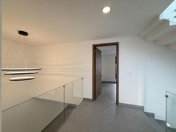 Casa espaciosa y moderna cerca de la UDLAP y la recta a Cholula